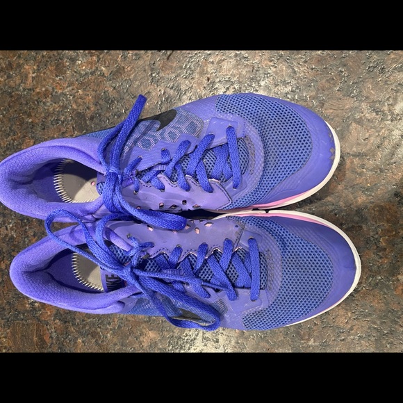 Nike running shoes - Picture 2 of 5